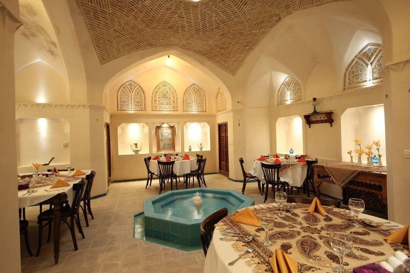 Mahinestan Raheb Hotel-04.jpg