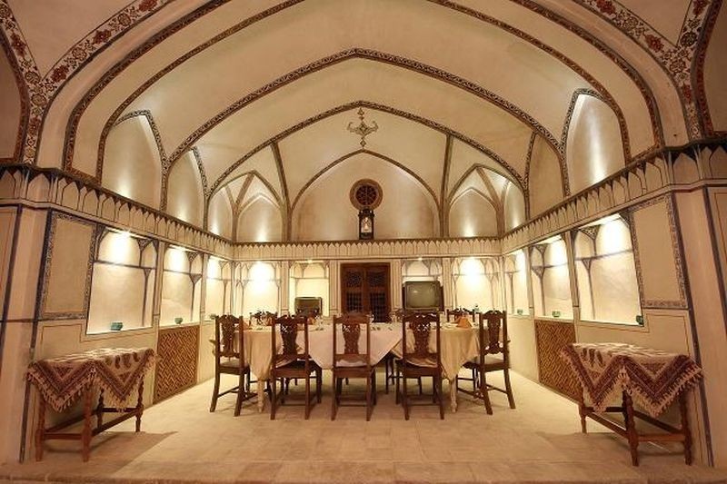 Mahinestan Raheb Hotel-05.jpg