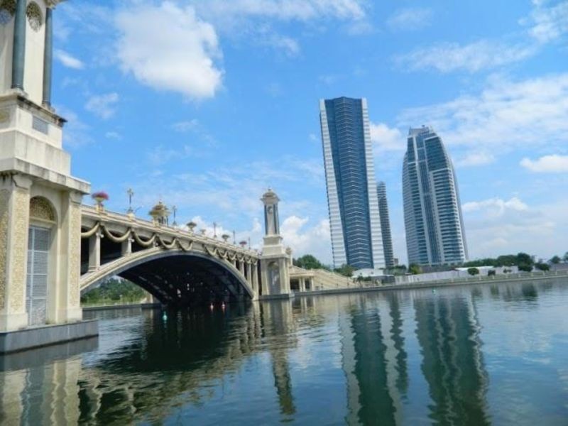 Putrajaya Lake (11).jpg