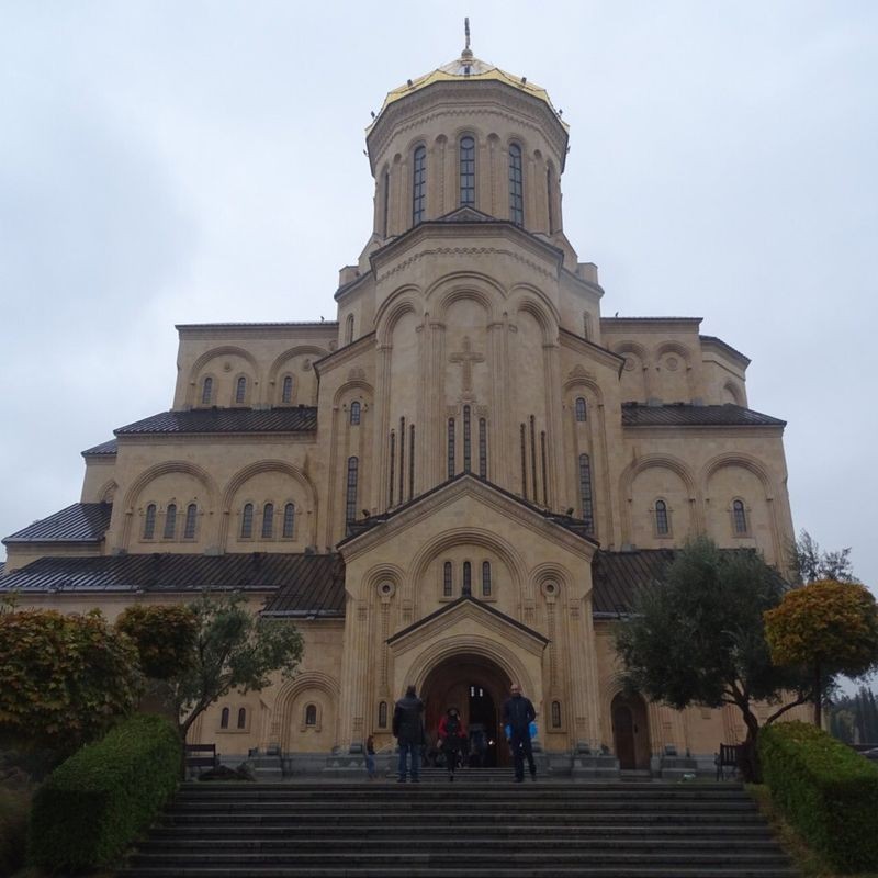 Tsminda Sameba Cathedral-05.jpg