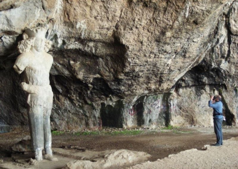 Shapur Cave And Statue (4).jpg