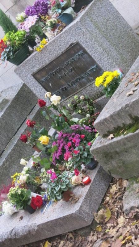 Pere-Lachaise Cemetery (8).jpg