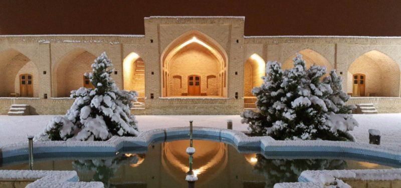 Abouzeid Abad Caravanserai (1).jpg