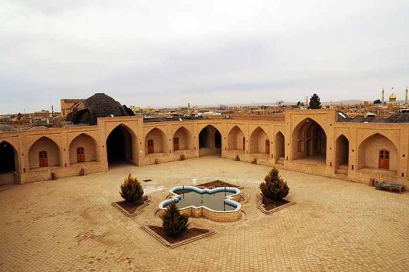Abouzeid Abad Caravanserai (5).jpg