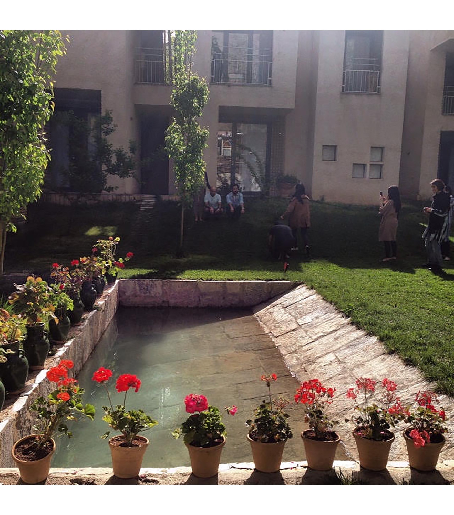 Pedari Guest House (3).jpg