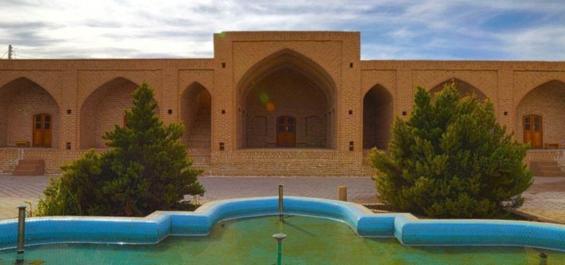 Abouzeid Abad Caravanserai (4).jpg