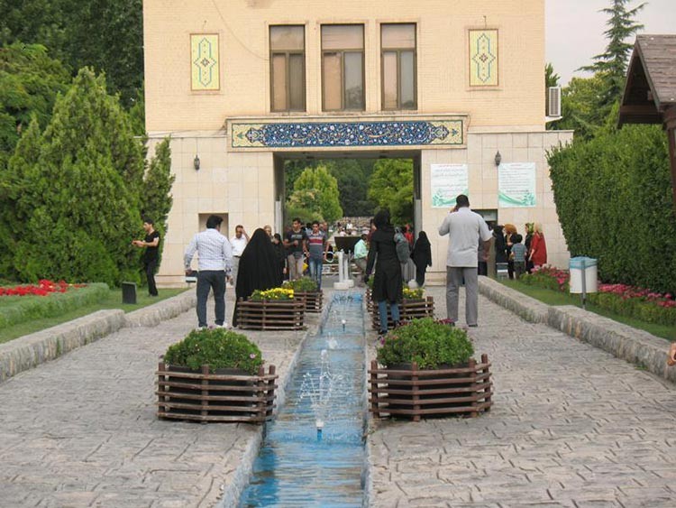 باغ گلها اصفهان اصفهان: همه آنچه قبل از رفتن باید بدانید | لست سکند