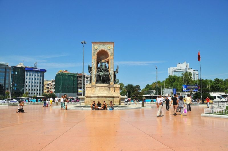 میدان تقسیم میدان تکسیم