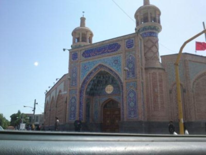 Alighapoo Mosque (1).jpg
