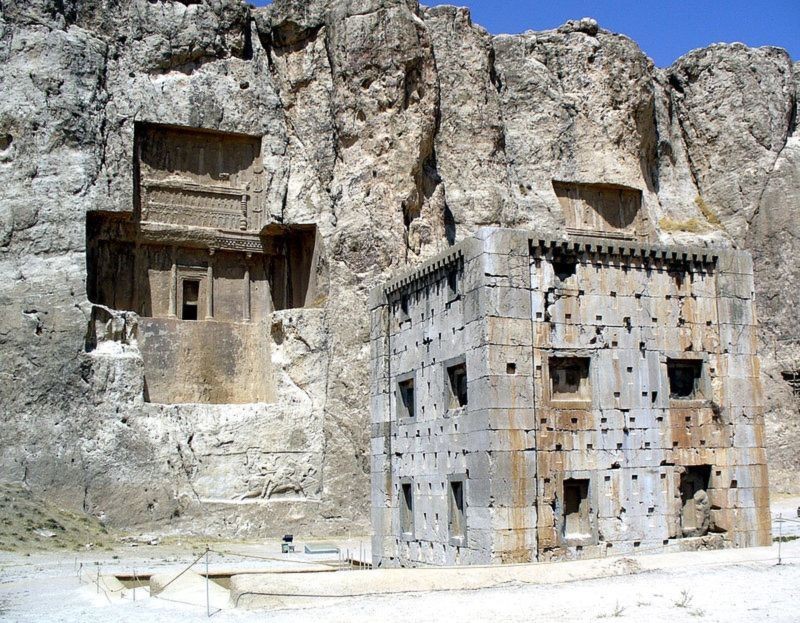 Naqsh-e-Rostam (2).JPG