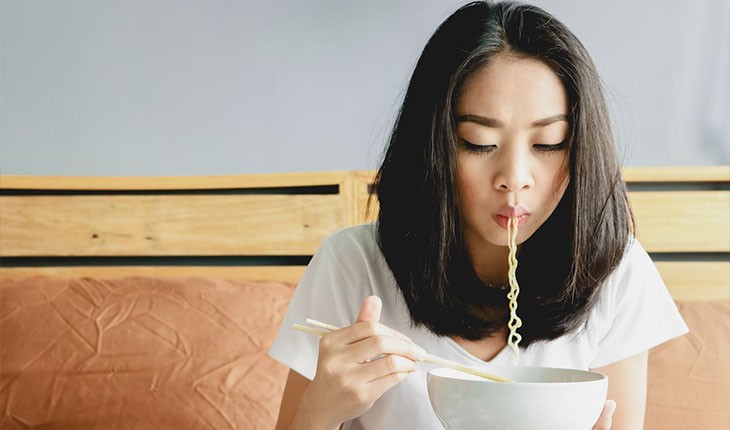 شش رسم عجیب در هنگام غذا خوردن در جهان