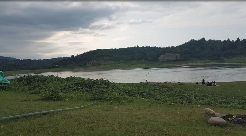 Shiyadeh Lake-03.jpg