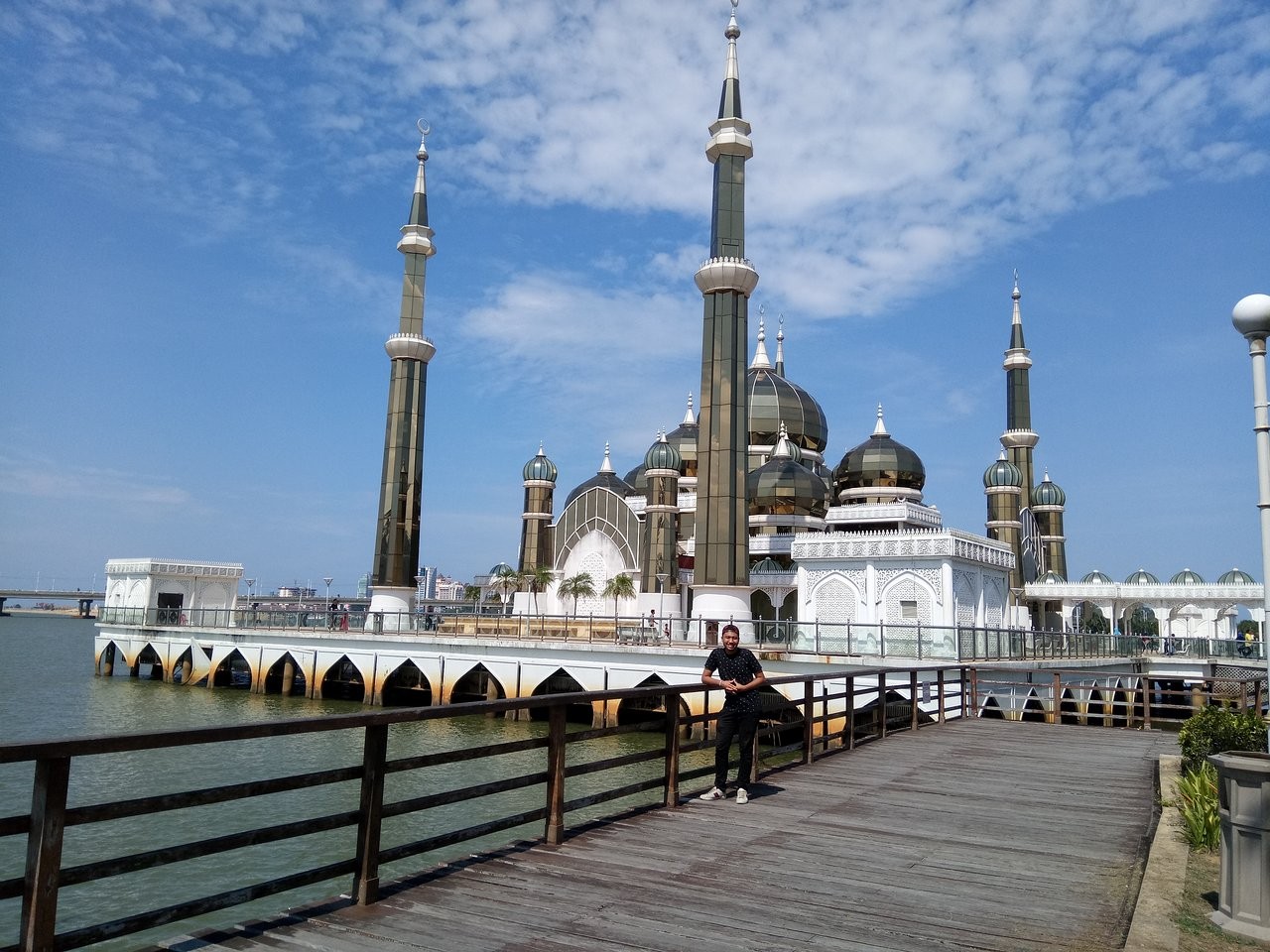 Crystal Mosque-01.jpg