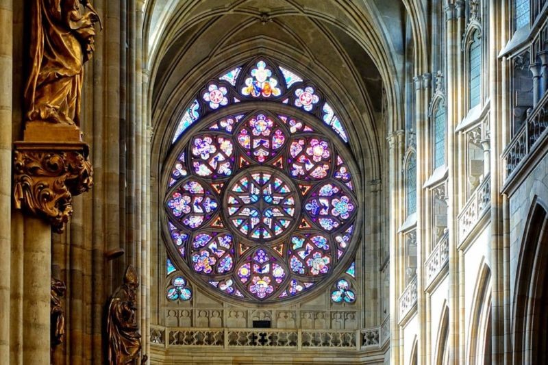 St. Vitus Cathedral (4).jpg
