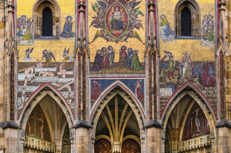 St. Vitus Cathedral (3).jpg