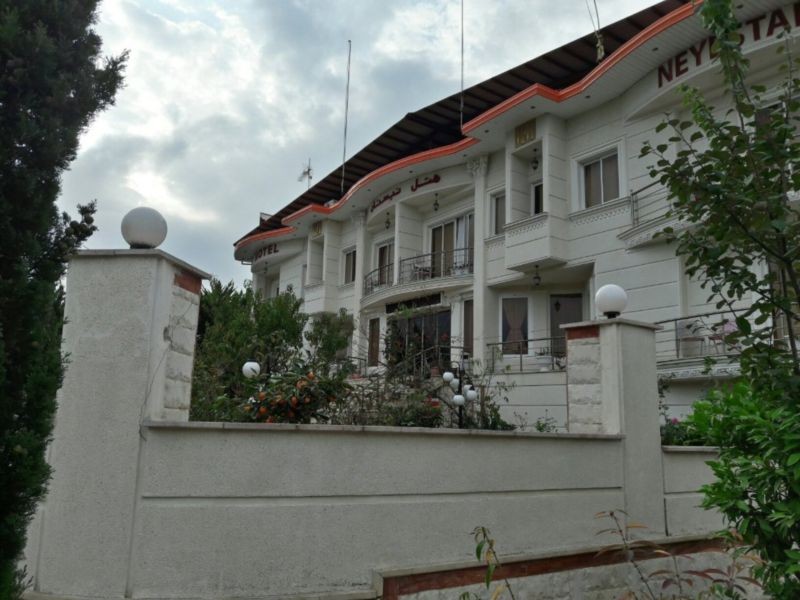 Neyestan Hotel (4).jpg