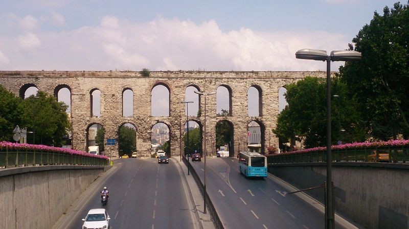 Valens Aqueduct-02.jpg