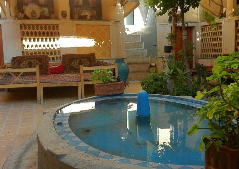 Golshan Traditional Hostel (7).jpg