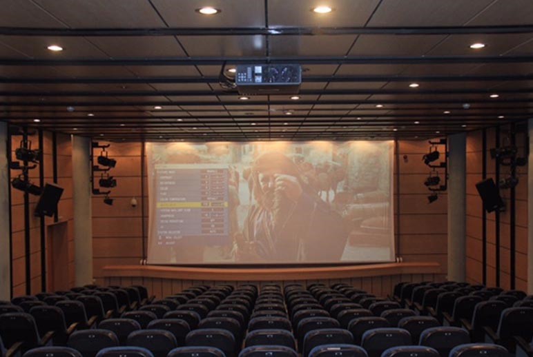 Cinema Farhang Shiraz (1).jpg