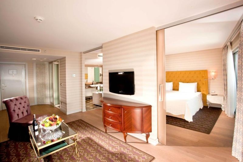 Opera Hotel (11).jpg