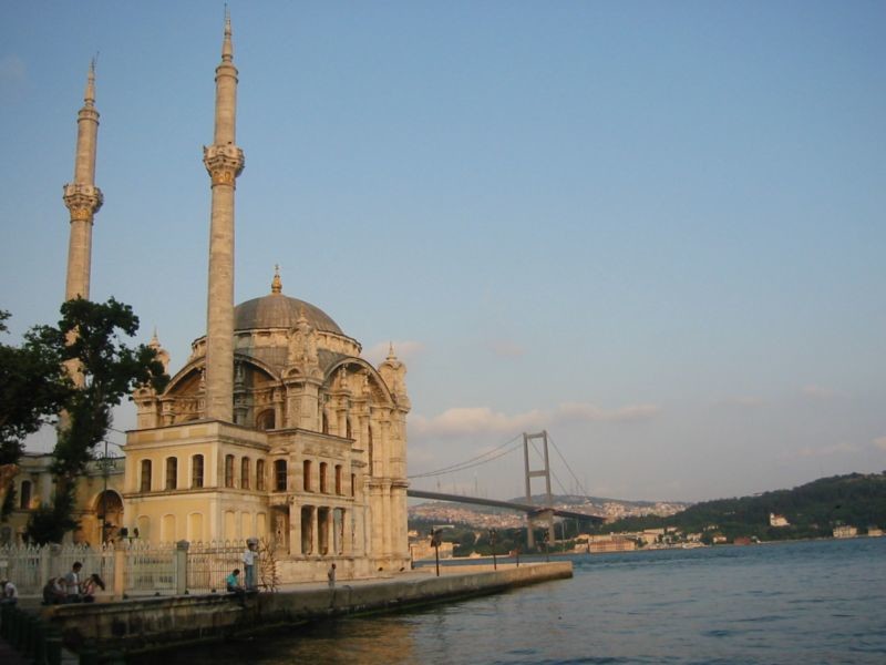 Ortakoy Mosque (1).jpg