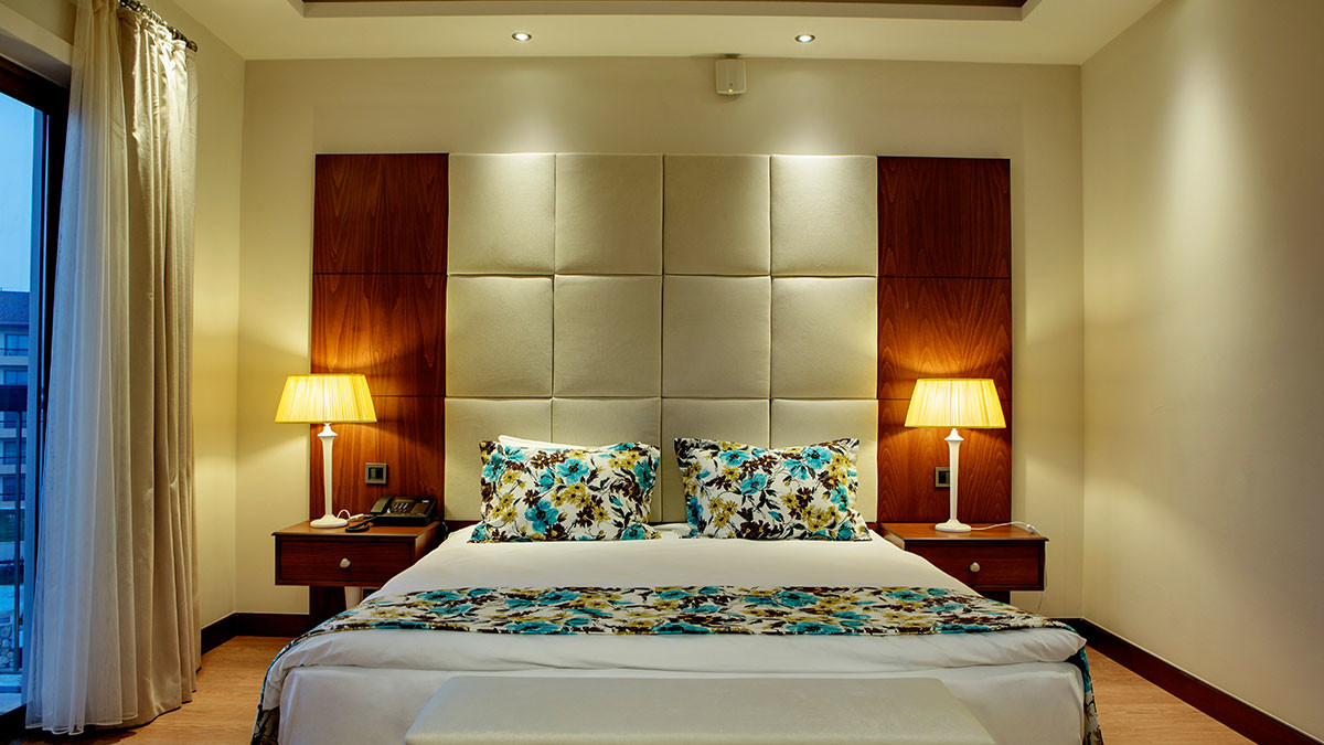 deluxe-club-room2.jpg