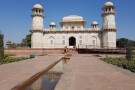 Tomb of Itimad ud Daulah (3).jpg