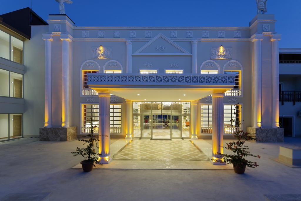 Justiniano Deluxe Resort (2).jpg
