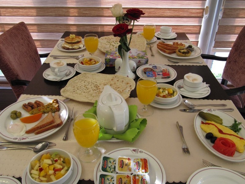Parsian Evin Hotel (1).jpg