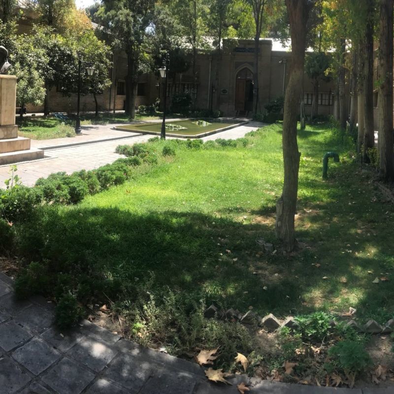 Negarestan Garden (1).jpg