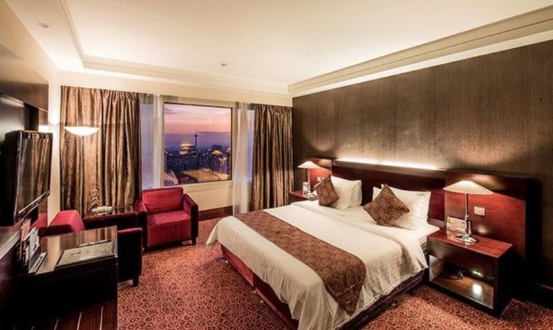 Parsian Azadi Hotel (1).jpg