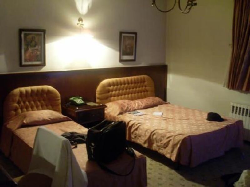 Iranshahr Hotel (1).jpg