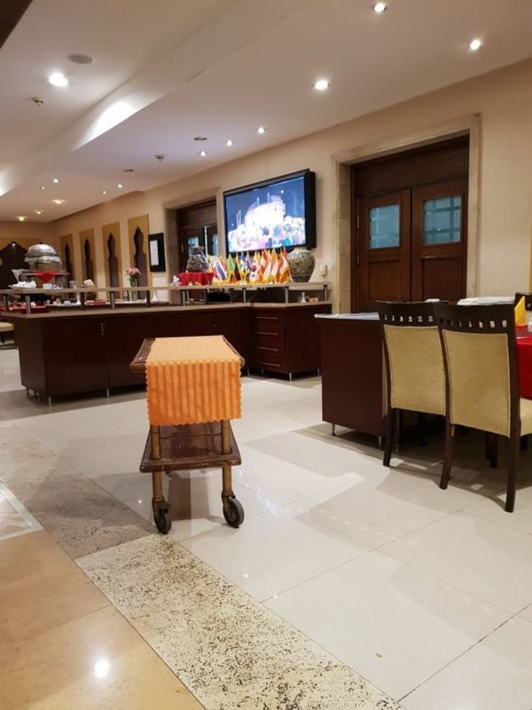 Parsian Safaiyeh Hotel (10).jpg