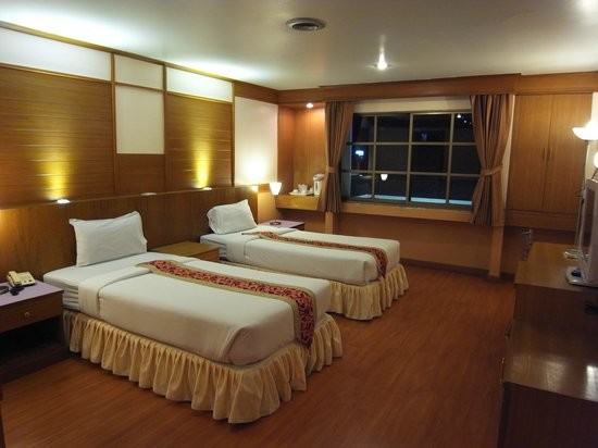 Ratchada Resort and Spa Hotel (2).jpg