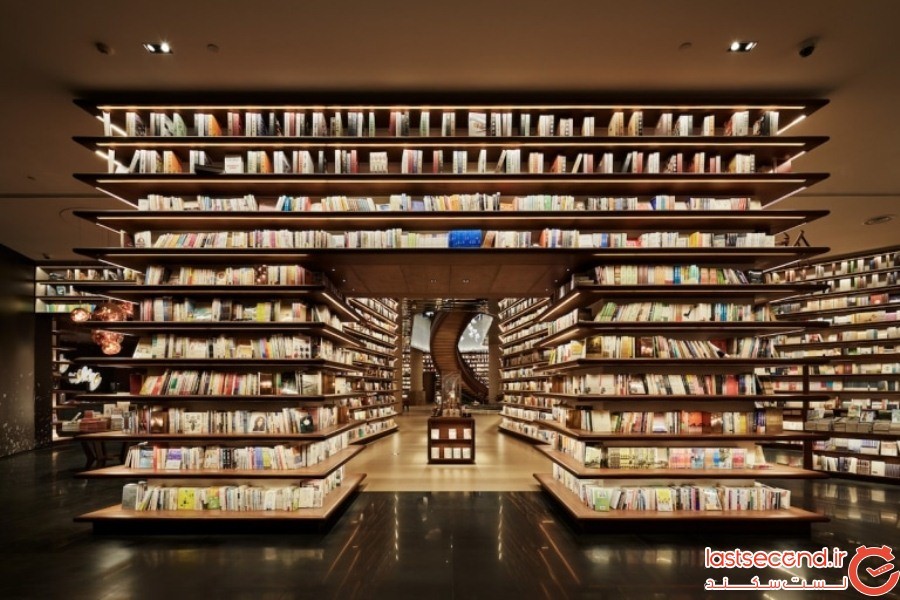لوسترهای عجیب یک کتابفروشی در چین