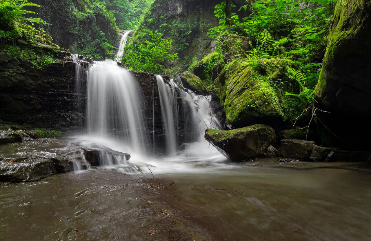 زمرد، آبشار زیبای دوقلوی گیلان