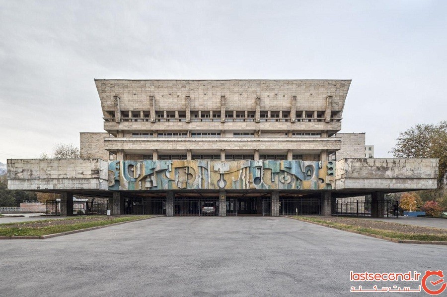 مشاهده معماری شوروی منحصربه‌فرد آسیا با تمام شکوه بی‌رحمانه آن