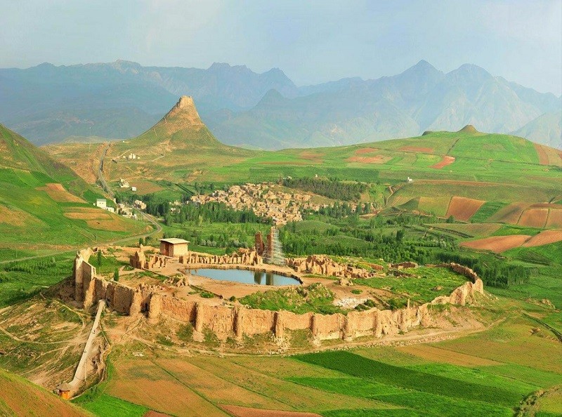 throne-soleiman-1.jpg