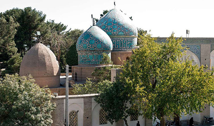 آرامگاه مشتاقیه، سه گنبدان تاریخی کرمان
