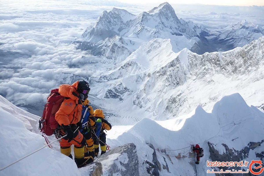 قتل عام کوهنوردان در اورست ادامه دارد