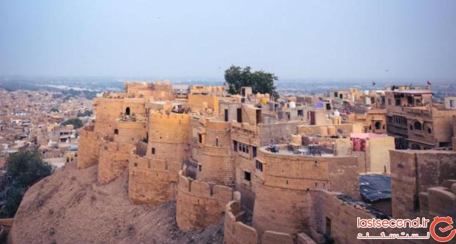 A-Unesco-Castle-Where-Families-Live-Rent-Free-3.jpg