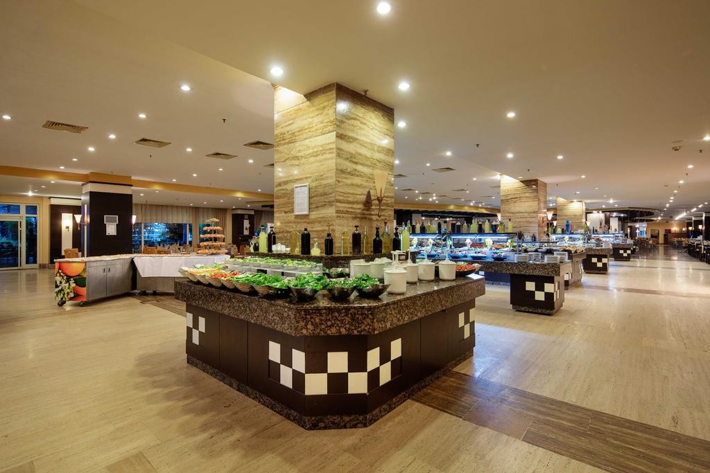 Crystal Admiral Resort Suites & Spa (6).jpg