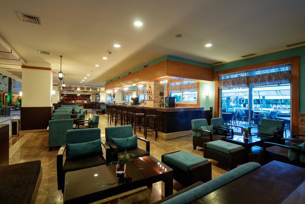 Crystal Admiral Resort Suites & Spa (4).jpg