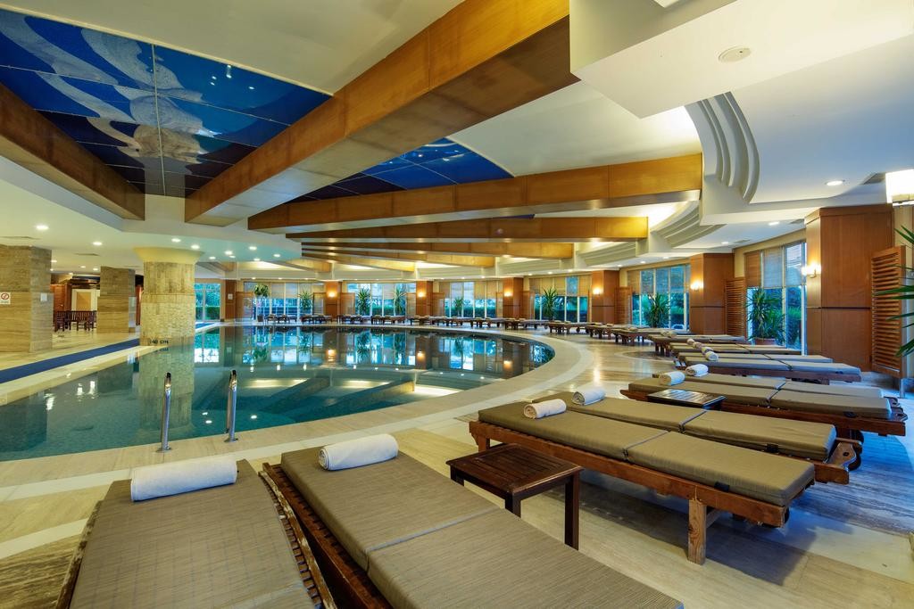 Crystal Admiral Resort Suites & Spa (12).jpg