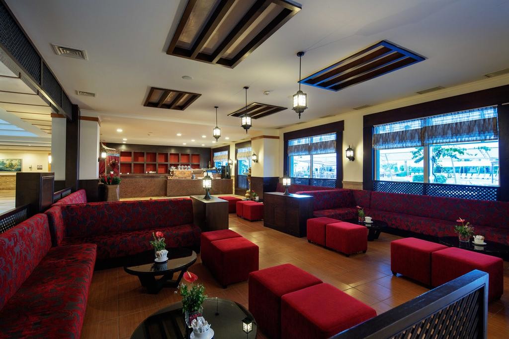 Crystal Admiral Resort Suites & Spa (2).jpg