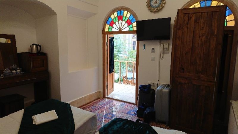 Toranj Residence - 04.jpg