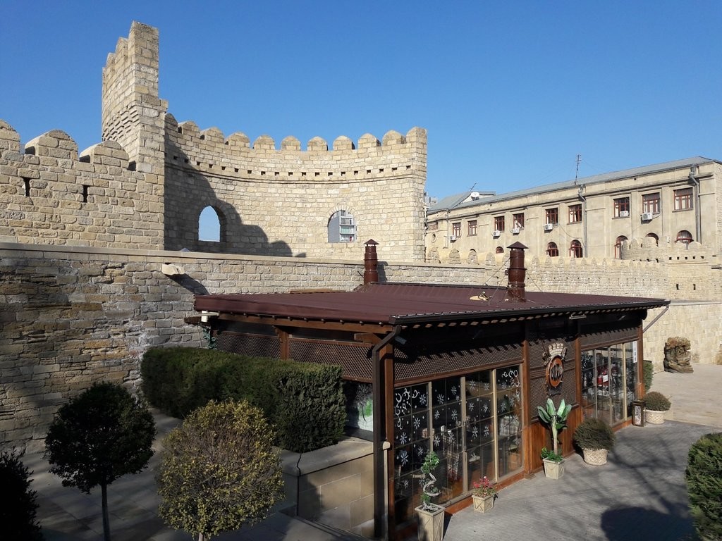 Bu qala. Bu qala