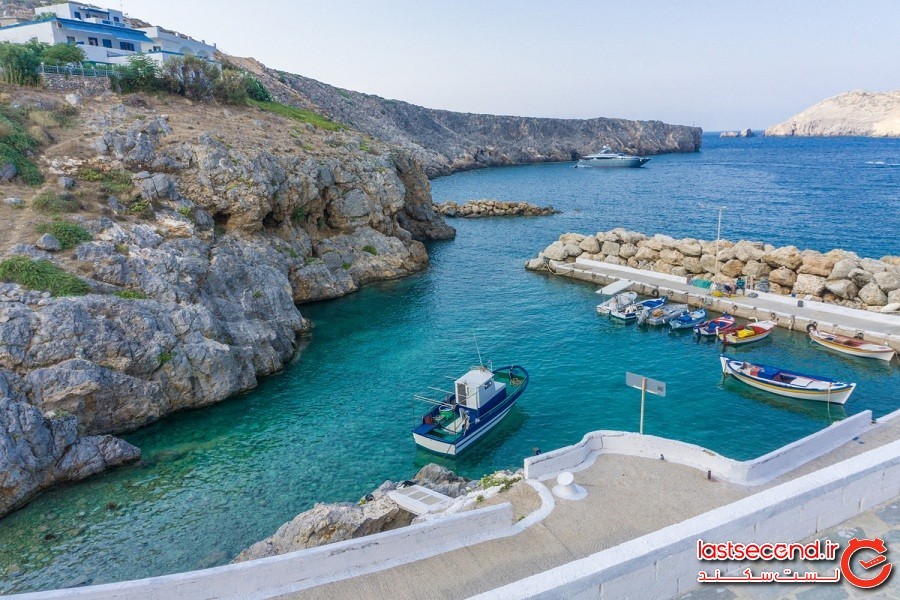 حقوق ماهیانه بگیرید و در این جزیره یونانی زندگی کنید