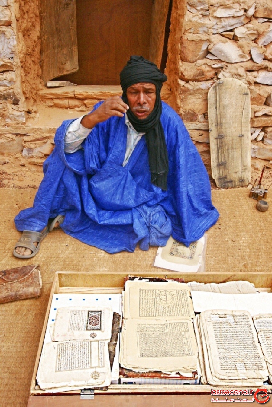 این دهکده در دل صحرای بزرگ آفریقا، خانه هزاران متن و نوشته کهن است