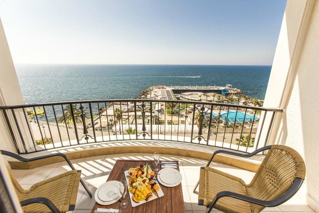 riviera-hotel-beirut (4).jpg